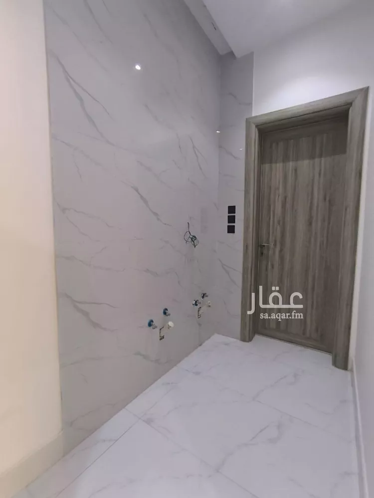 دور للبيع في شارع ابن الحكيم, حي العريجاء الغربي, مدينة الرياض, منطقة الرياض صورة 4