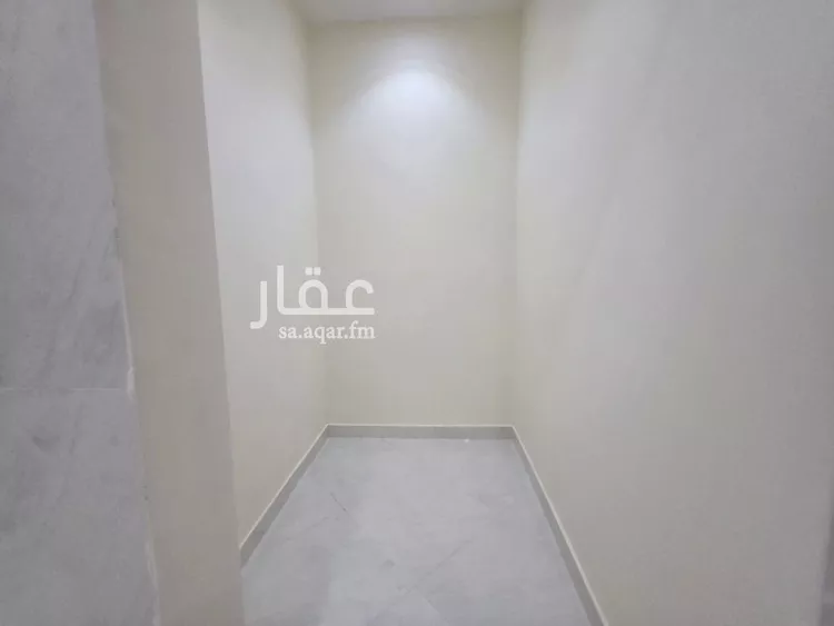 فيلا للبيع في شارع عبدالله السديس, حي بدر, مدينة الرياض, منطقة الرياض 6