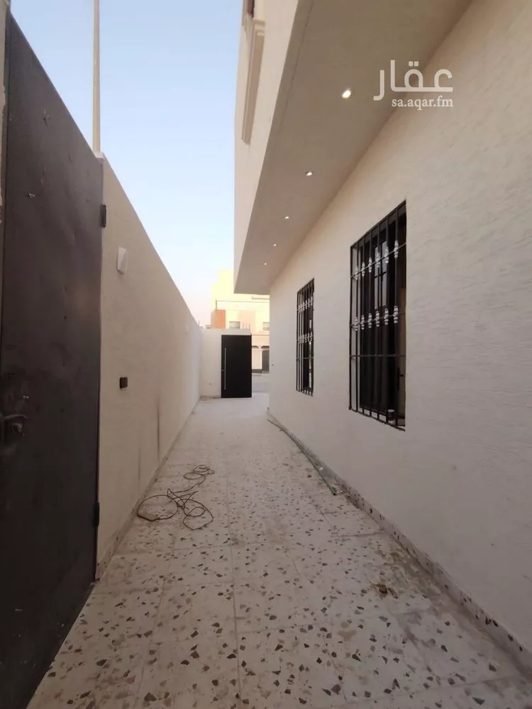 دور للبيع في شارع العيضة, حي طويق, مدينة الرياض, منطقة الرياض صورة 5