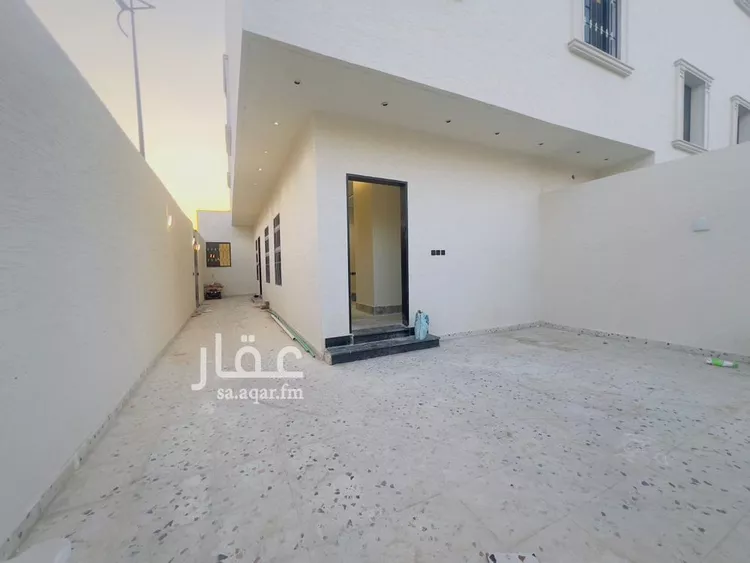 دور للبيع في شارع العيضة, حي طويق, مدينة الرياض, منطقة الرياض صورة 2