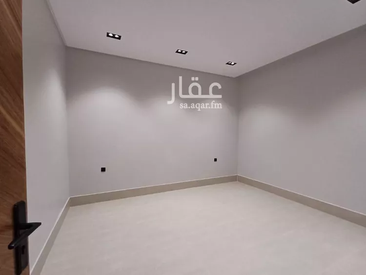 دور للبيع في شارع ابن شقير, حي شبرا, مدينة الرياض, منطقة الرياض صورة 4