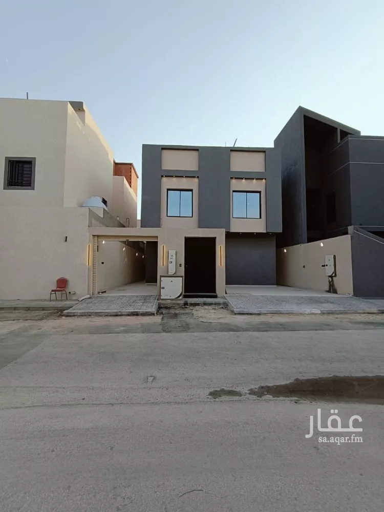 دور للبيع في شارع إسحاق بن مخلد, حي عكاظ, مدينة الرياض, منطقة الرياض