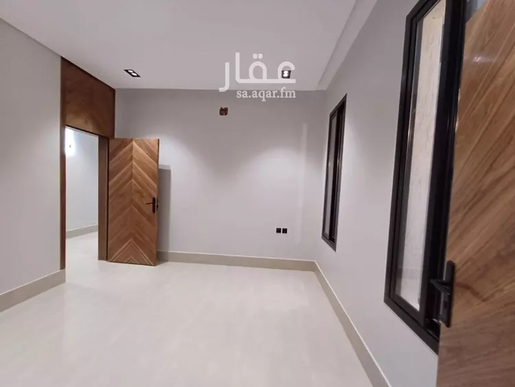 دور للبيع في شارع ابن شقير, حي شبرا, مدينة الرياض, منطقة الرياض صورة 2