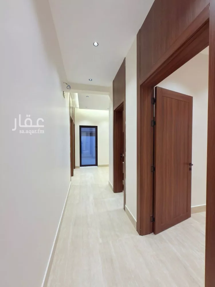 فيلا للبيع في شارع سعيد بن بخيت, حي بدر, مدينة الرياض, منطقة الرياض صورة 2