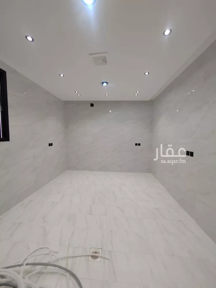 فيلا للبيع في شارع الشبارقة, حي العريجاء الغربي, مدينة الرياض, منطقة الرياض صورة 5