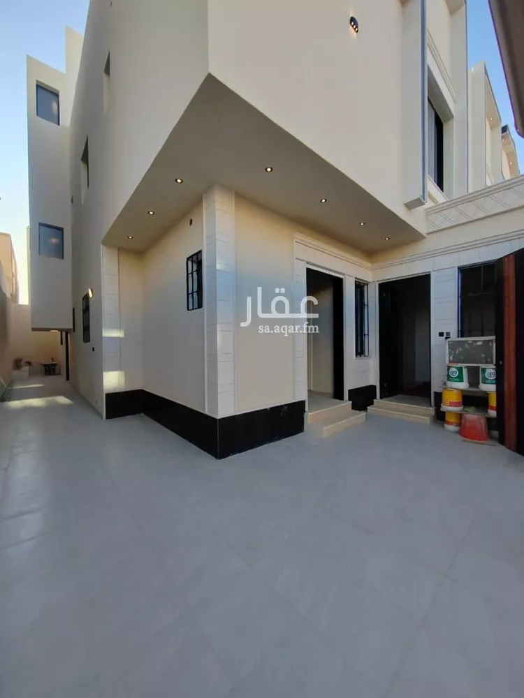 فيلا للبيع في شارع الشبارقة, حي العريجاء الغربي, مدينة الرياض, منطقة الرياض صورة 2
