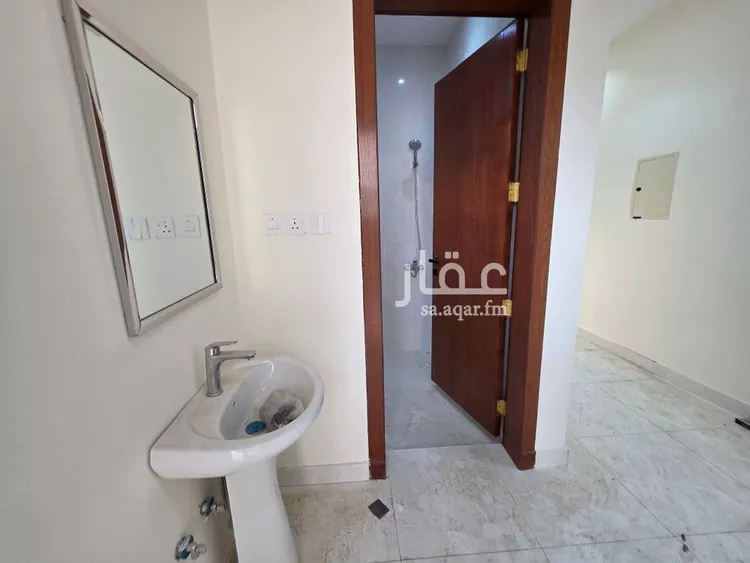 فيلا للبيع في شارع عبدالله السديس, حي بدر, مدينة الرياض, منطقة الرياض 9