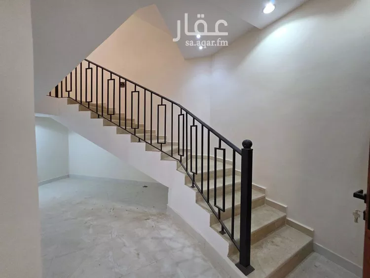 فيلا للبيع في شارع عبدالله السديس, حي بدر, مدينة الرياض, منطقة الرياض صورة 2