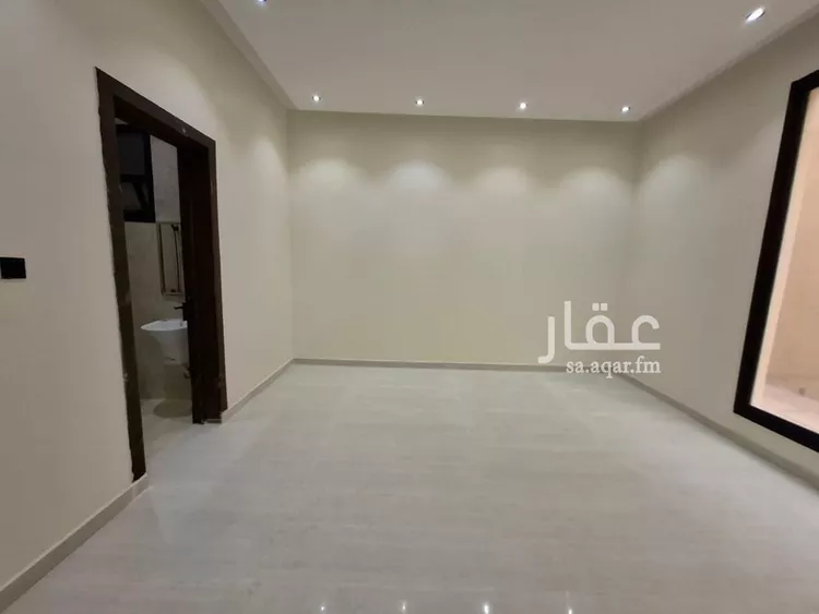 دور للبيع في شارع النفوذ, حي عكاظ, مدينة الرياض, منطقة الرياض صورة 3