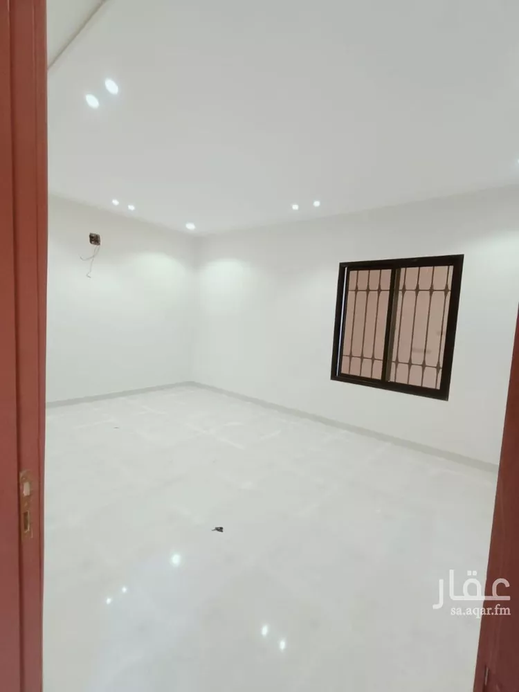 دور للبيع في شارع إسحاق بن مخلد, حي عكاظ, مدينة الرياض, منطقة الرياض صورة 2