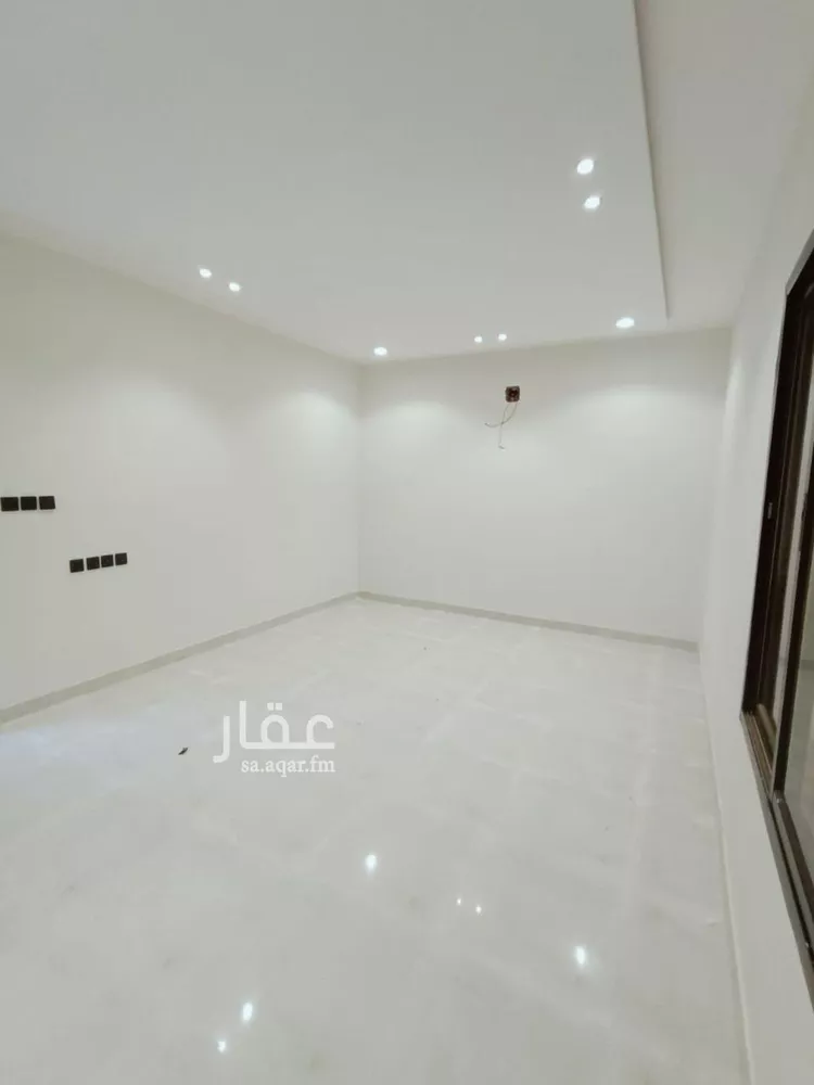 دور للبيع في شارع إسحاق بن مخلد, حي عكاظ, مدينة الرياض, منطقة الرياض صورة 4