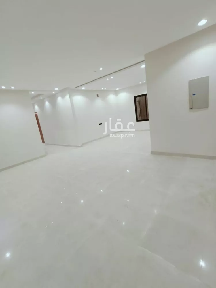 دور للبيع في شارع إسحاق بن مخلد, حي عكاظ, مدينة الرياض, منطقة الرياض صورة 5