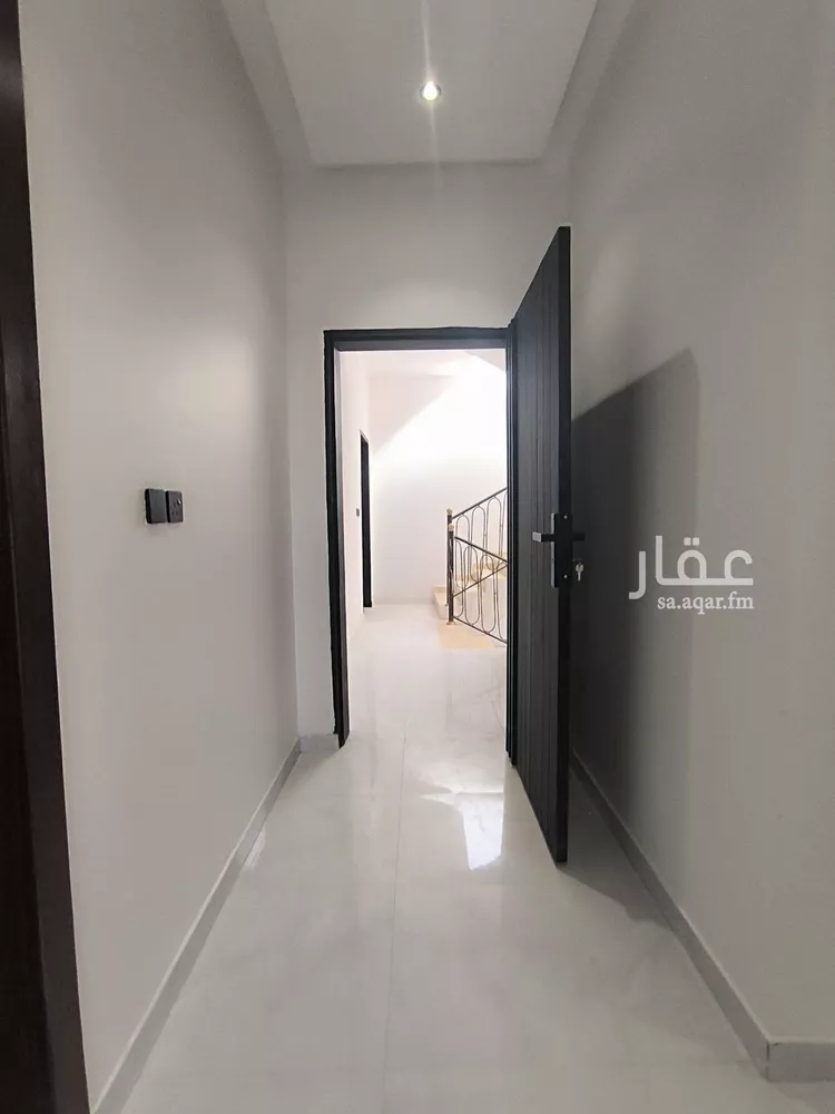 Floor for Sale in Riyadh Al Janadriyah صورة 5