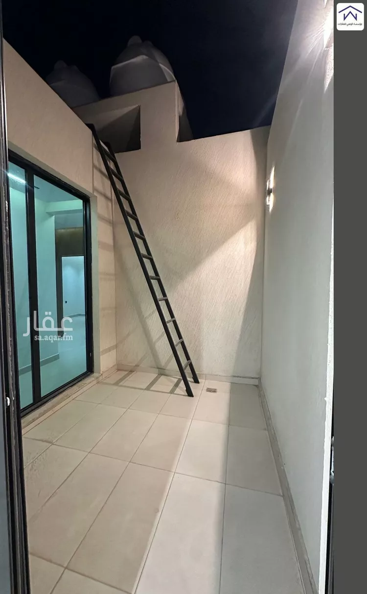 Floor for Sale in Riyadh Al Janadriyah 8
