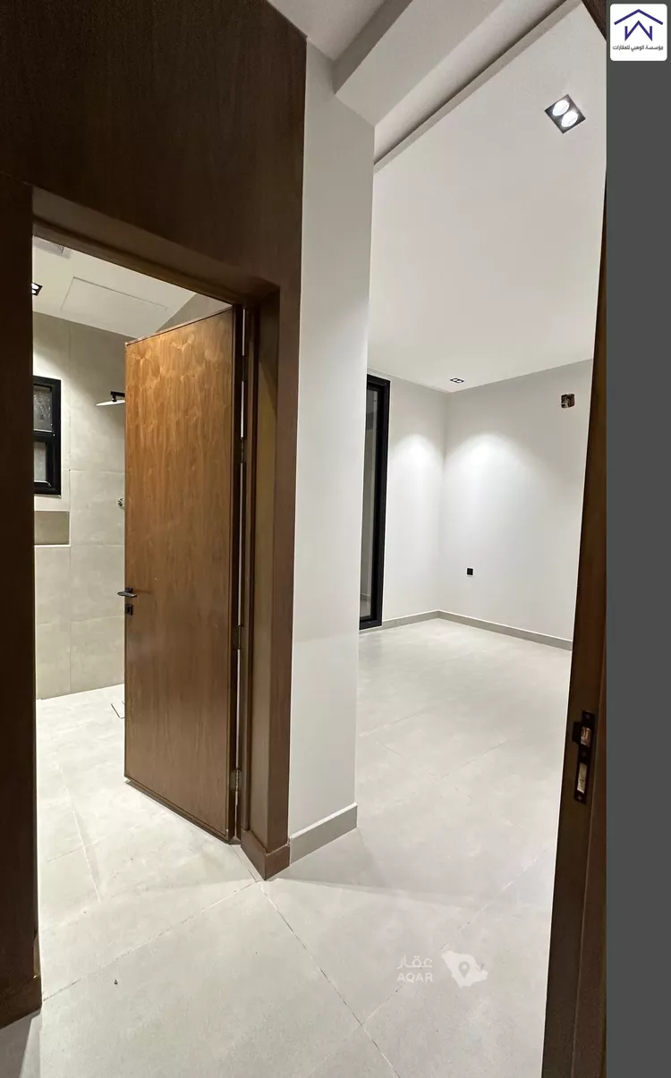 Floor for Sale in Riyadh Al Janadriyah صورة 3