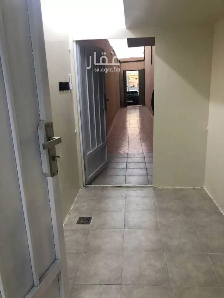 غرفة للإيجار في شارع محمد بن المنذر, حي إشبيلية, مدينة الرياض, منطقة الرياض