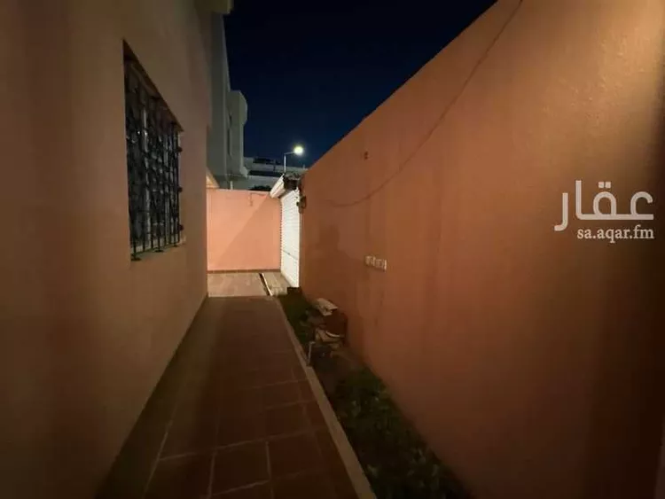فيلا للبيع في شارع حابس بن ربيعة, حي المعذر الشمالي, مدينة الرياض, منطقة الرياض صورة 2