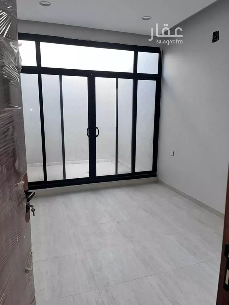 دور للبيع في شارع أحمد بشناق, حي الرمال, مدينة الرياض, منطقة الرياض صورة 4