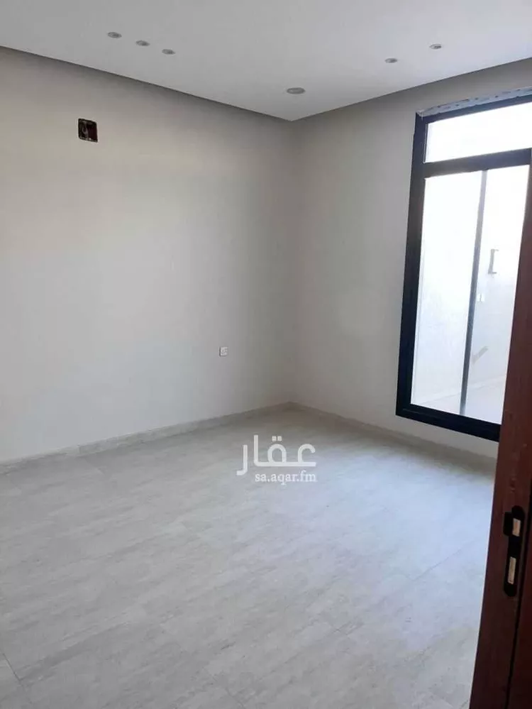 دور للبيع في شارع أحمد بشناق, حي الرمال, مدينة الرياض, منطقة الرياض صورة 3