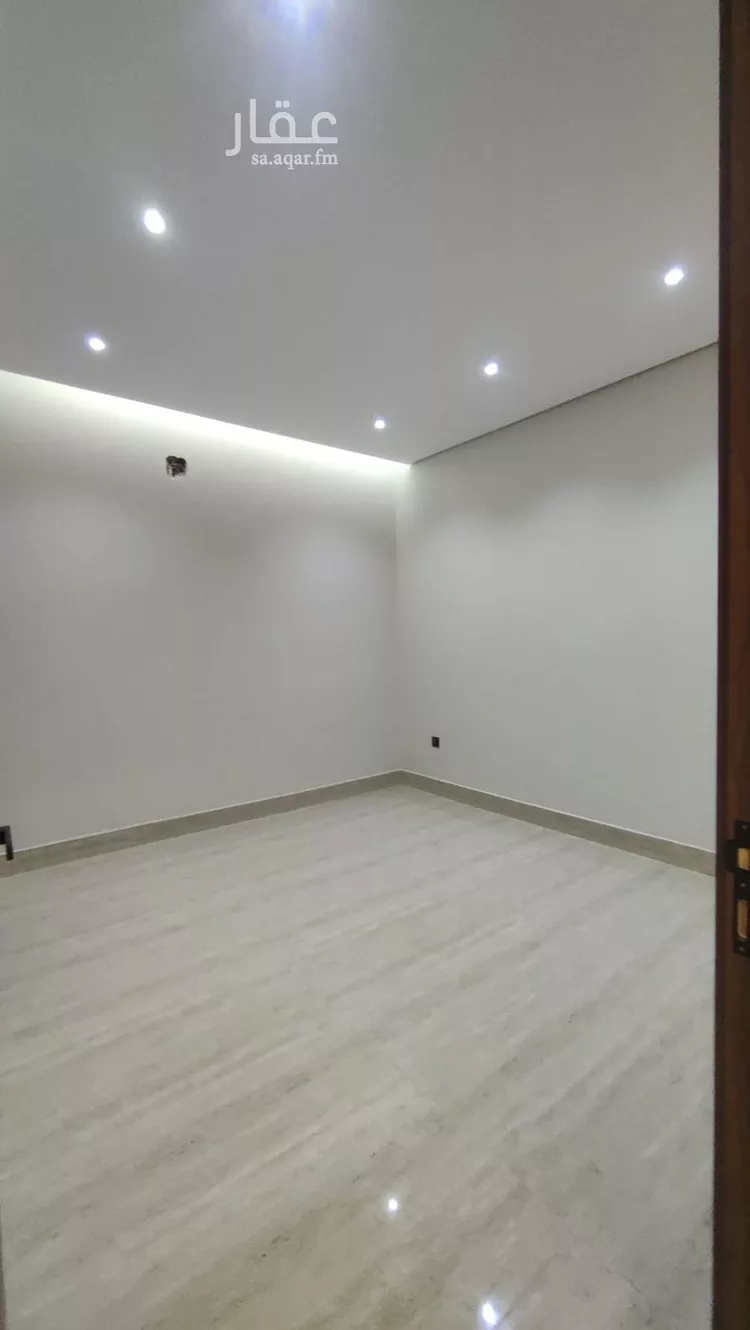 Floor for Sale in Riyadh Ar Rimal 14