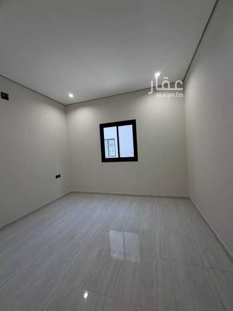 Floor for Sale in Riyadh Al Qadisiyah صورة 3
