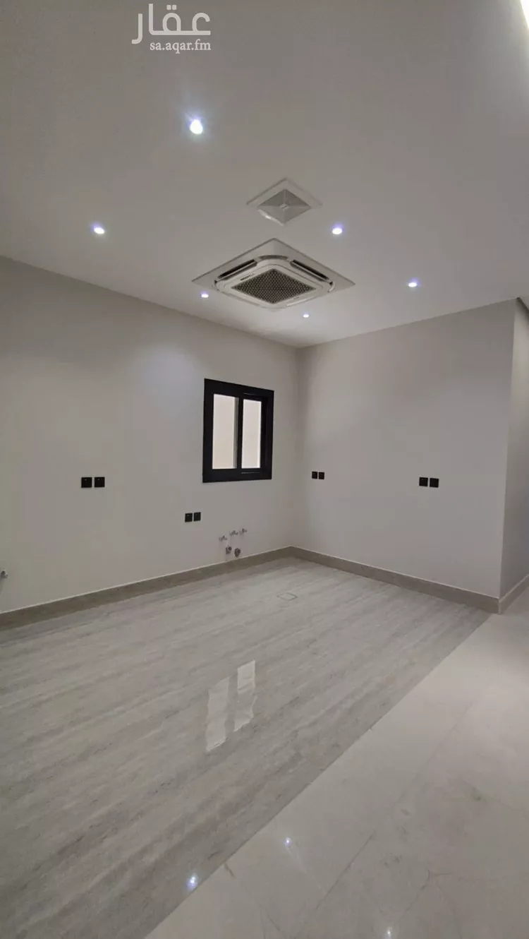 Floor for Sale in Riyadh Ar Rimal 6