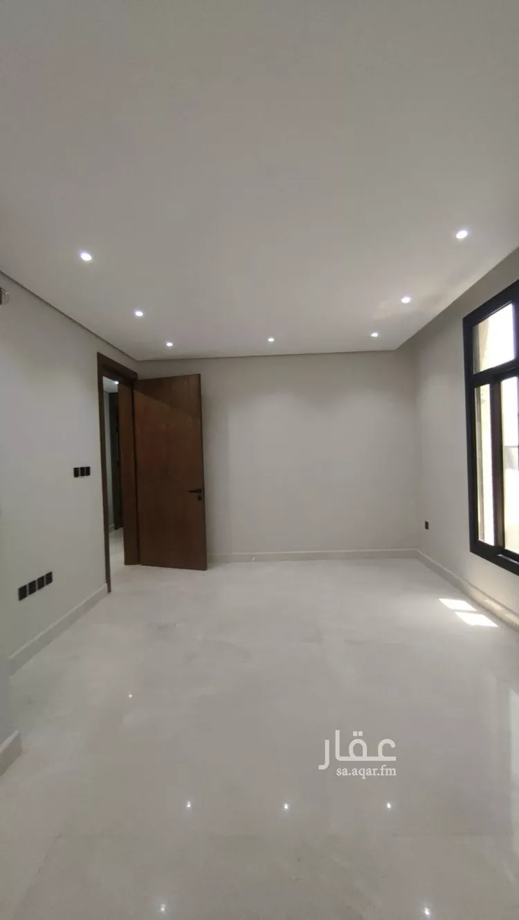 Floor for Sale in Riyadh Ar Rimal 13
