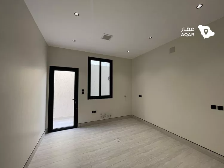 Floor for Sale in Riyadh Ar Rimal 7