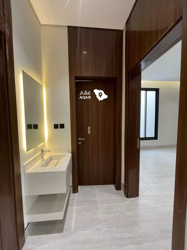 Floor for Sale in Riyadh Ar Rimal 12