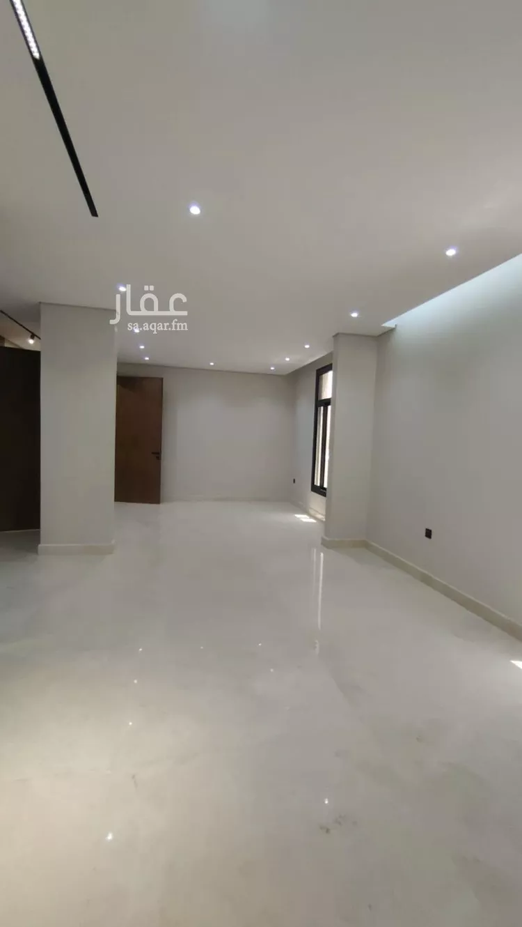 Floor for Sale in Riyadh Ar Rimal 11