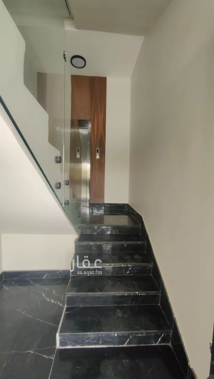 Floor for Sale in Riyadh Ar Rimal 8