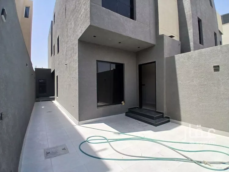 دور للبيع في شارع محمد بن طاهر الكردي, حي الرمال, مدينة الرياض, منطقة الرياض صورة 3