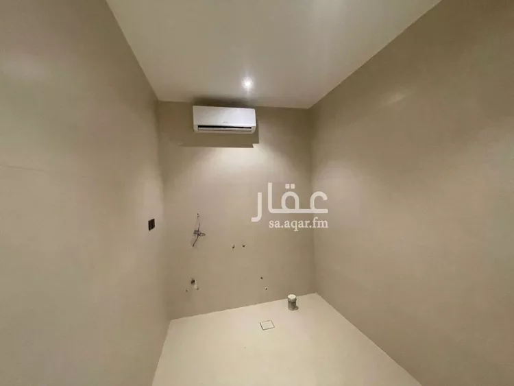 Floor for Sale in Riyadh Al Yarmouk 9