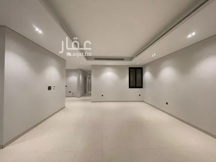 Floor for Sale in Riyadh Al Yarmouk 10