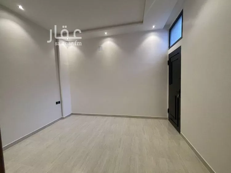 فيلا للبيع في شارع احمد بن سعادة, حي الرمال, مدينة الرياض, منطقة الرياض صورة 4