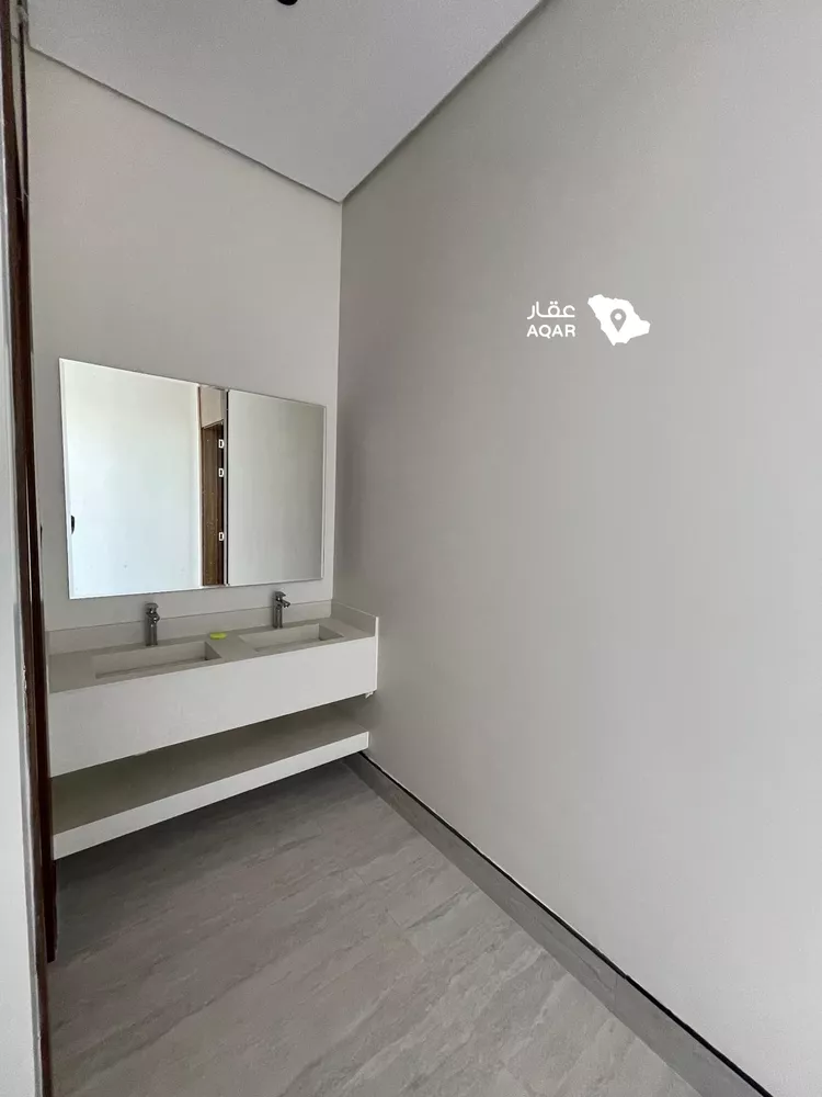 Floor for Sale in Riyadh Ar Rimal 13