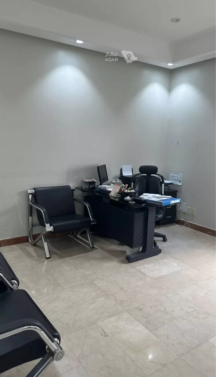 مكتب تجاري للإيجار في شارع ابو الحسن الظاهري, حي المحار, مدينة القطيف, المنطقة الشرقية