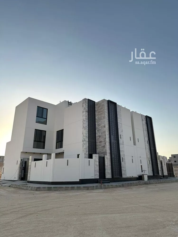 فيلا للبيع في شارع أحمد بن نبهان الحافظ, حي المهدية, مدينة الرياض, منطقة الرياض صورة 2