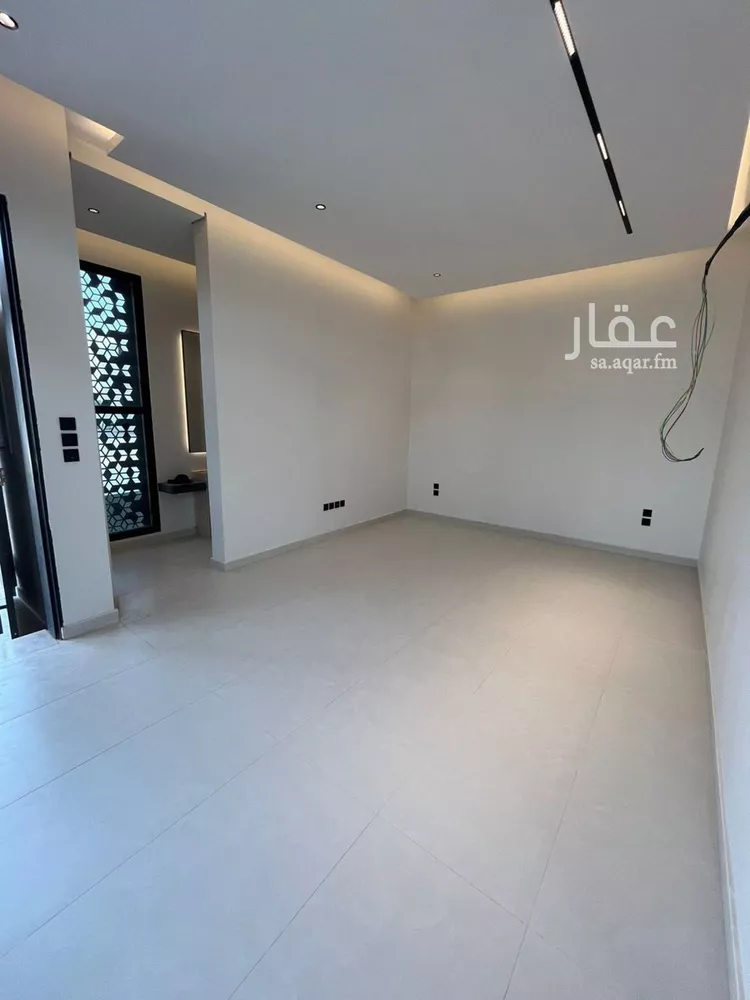 فيلا للبيع في شارع أحمد بن الحسن الأنصاري, حي المهدية, مدينة الرياض, منطقة الرياض صورة 5