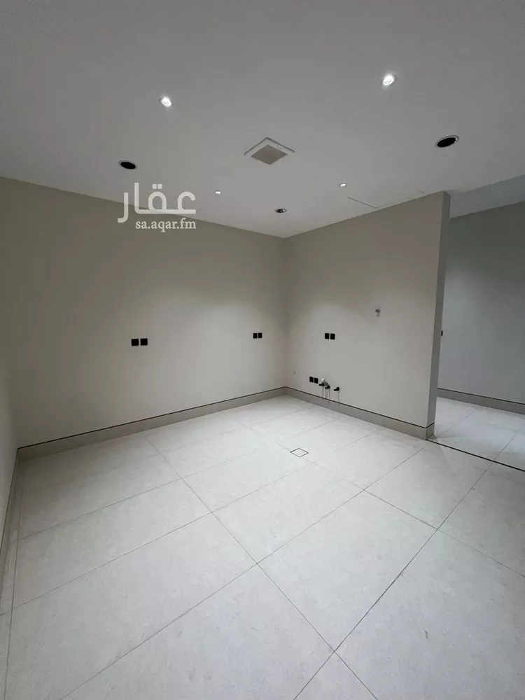 فيلا للبيع في شارع أبي الحسن الأسفرائيني, حي المهدية, مدينة الرياض, منطقة الرياض 17