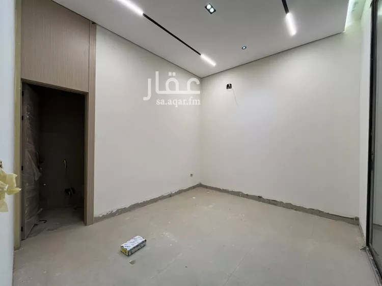 فيلا للبيع في شارع أحمد بن الحسن الأنصاري, حي المهدية, مدينة الرياض, منطقة الرياض 24