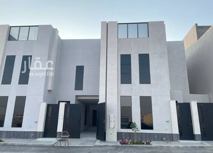 فيلا للبيع في شارع عبدالله النحوي, حي المهدية, مدينة الرياض, منطقة الرياض صورة 2