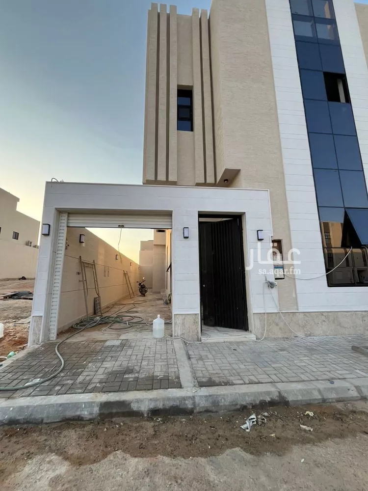 فيلا للبيع في شارع أحمد بن الحسن الأنصاري, حي المهدية, مدينة الرياض, منطقة الرياض صورة 2