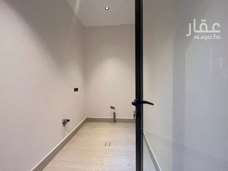 فيلا للبيع في شارع خلف الأحمر, حي المهدية, مدينة الرياض, منطقة الرياض 15