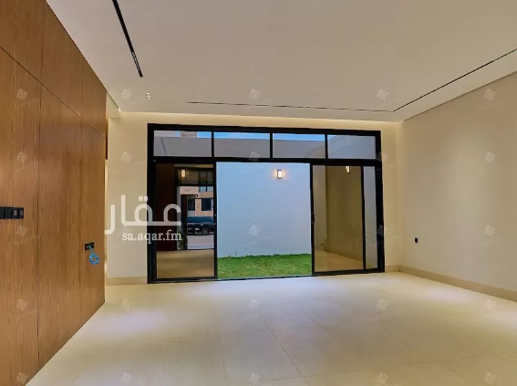 فيلا للبيع في شارع أحمد بن الحسن الأنصاري, حي المهدية, مدينة الرياض, منطقة الرياض صورة 4