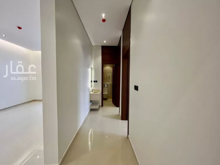 شقة للبيع في شارع عبدالعزيز بن إسماعيل, حي المهدية, مدينة الرياض, منطقة الرياض 18