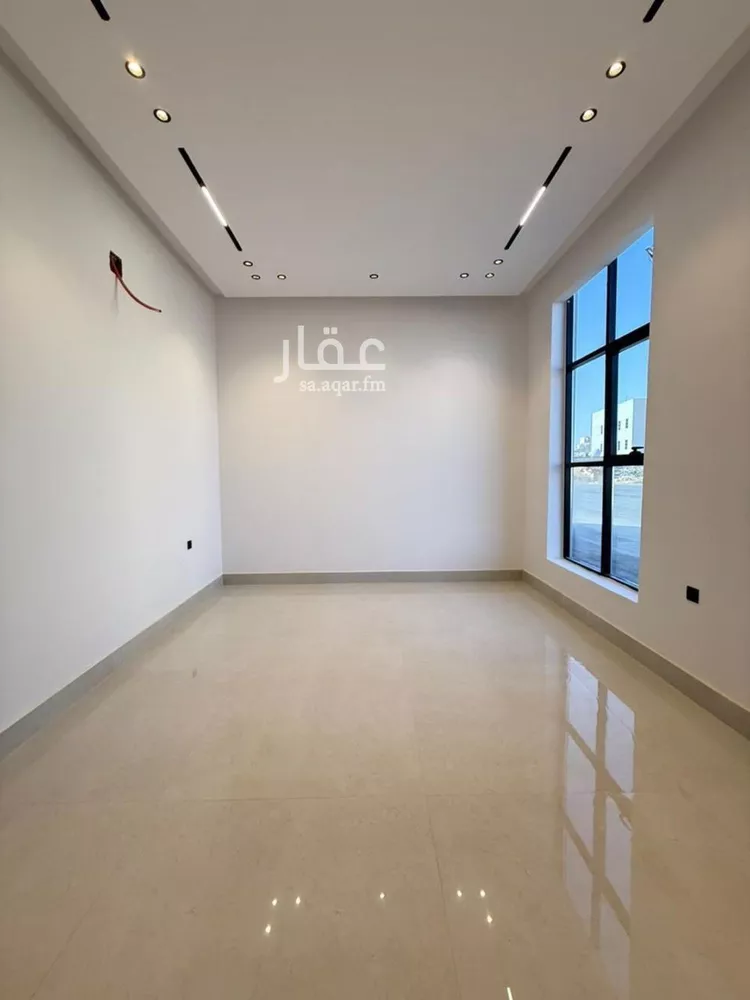 فيلا للبيع في شارع أحمد بن الحسن الأنصاري, حي المهدية, مدينة الرياض, منطقة الرياض صورة 5