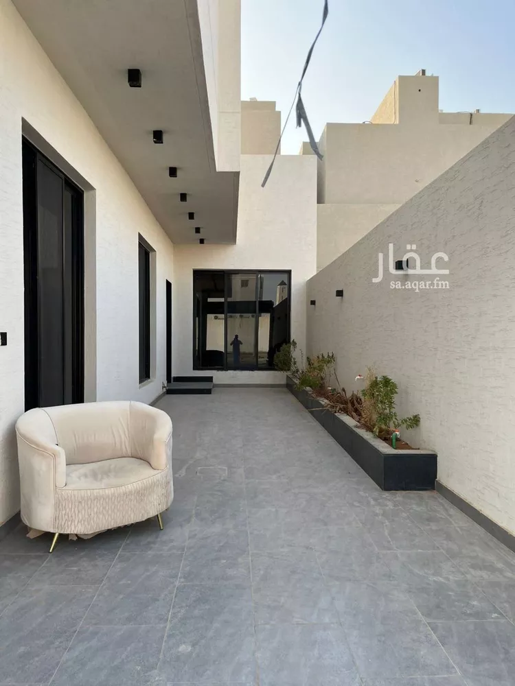 فيلا للبيع في شارع أبي الحسن الأسفرائيني, حي المهدية, مدينة الرياض, منطقة الرياض 25