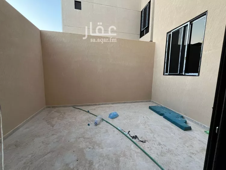 فيلا للبيع في شارع أبي الشيخ الأصبهاني, حي المهدية, مدينة الرياض, منطقة الرياض 18