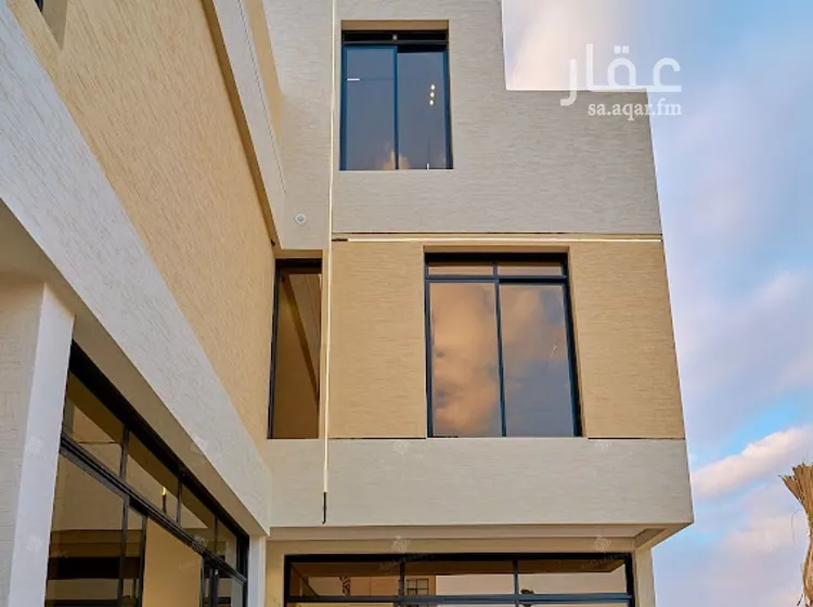 فيلا للبيع في شارع أحمد بن الحسن الأنصاري, حي المهدية, مدينة الرياض, منطقة الرياض صورة 5